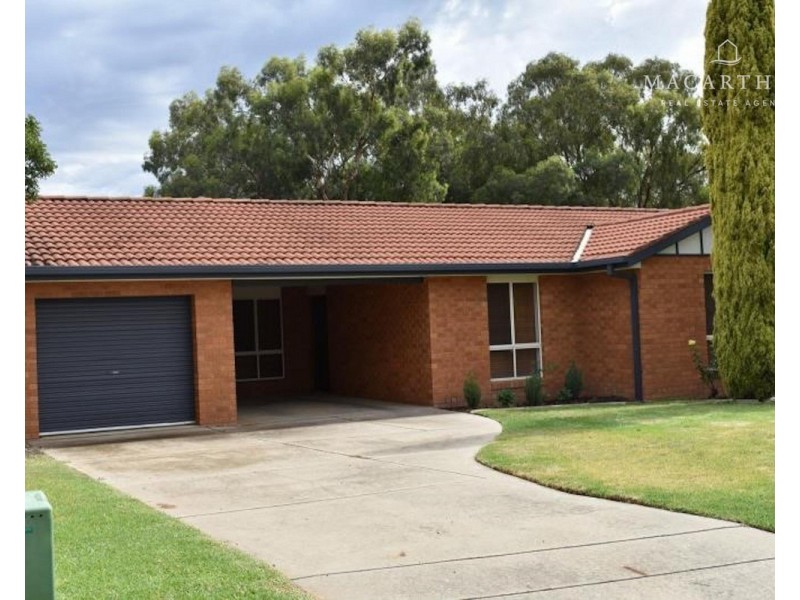 7 Cooba Place, Estella NSW 2650