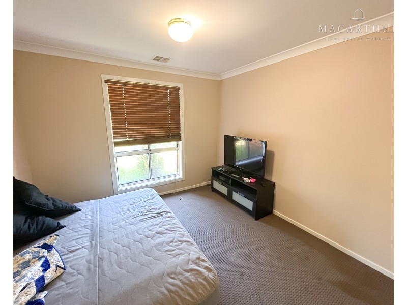 7 Cooba Place, Estella NSW 2650