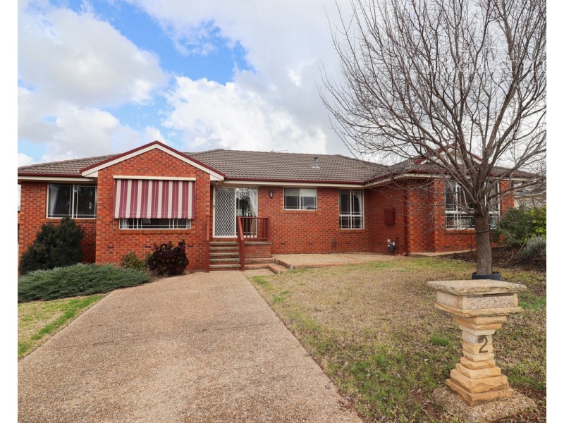 2 Delvin Place, Kooringal NSW 2650