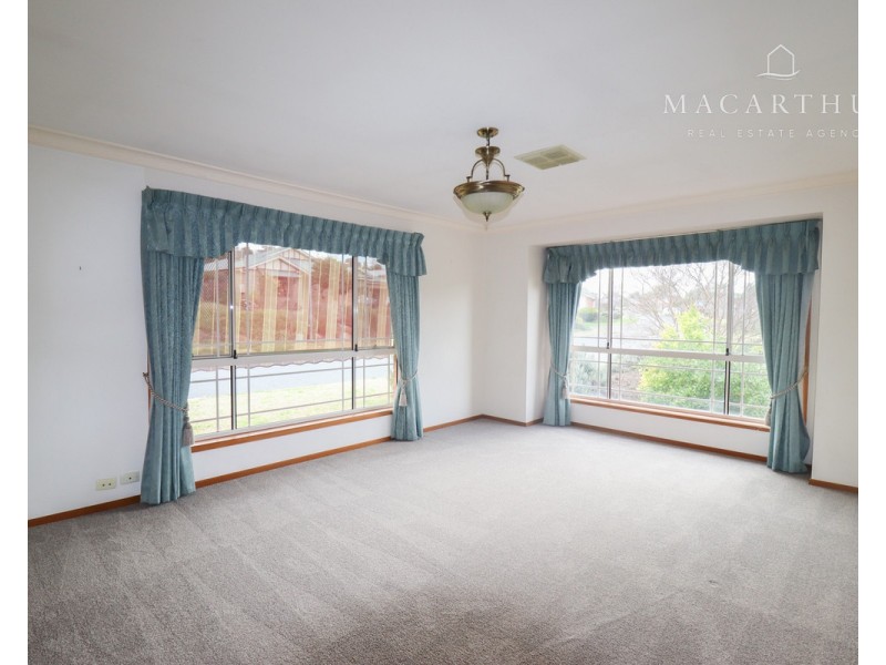 2 Delvin Place, Kooringal NSW 2650