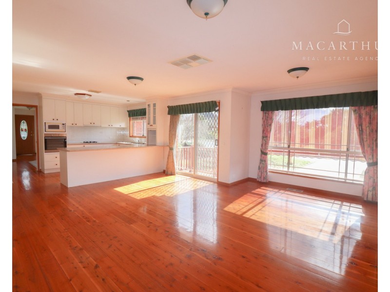 2 Delvin Place, Kooringal NSW 2650