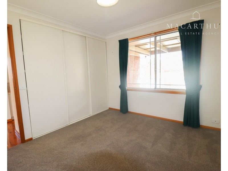 2 Delvin Place, Kooringal NSW 2650