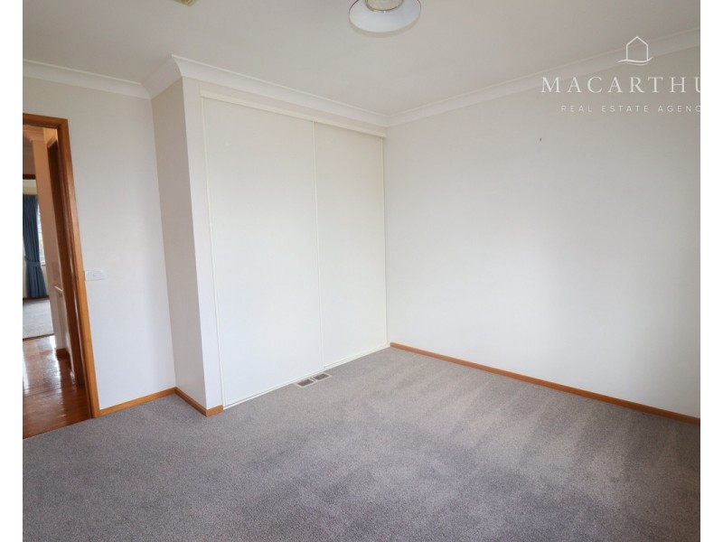 2 Delvin Place, Kooringal NSW 2650