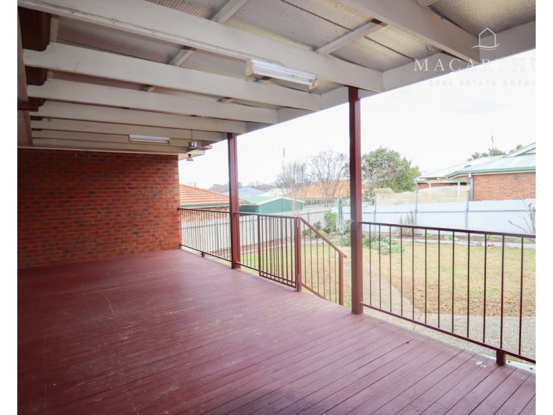 2 Delvin Place, Kooringal NSW 2650