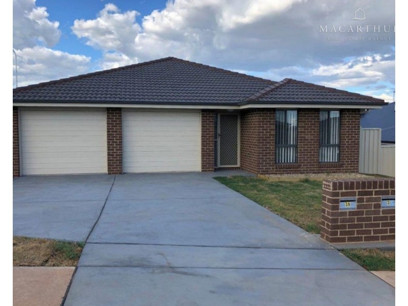 3 Batlow Way, Gobbagombalin NSW 2650