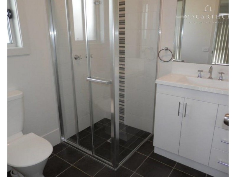 3 Batlow Way, Gobbagombalin NSW 2650
