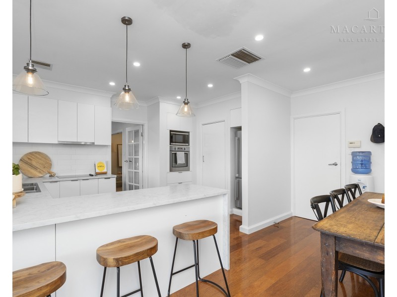 1A Silverwood Road, Lake Albert NSW 2650