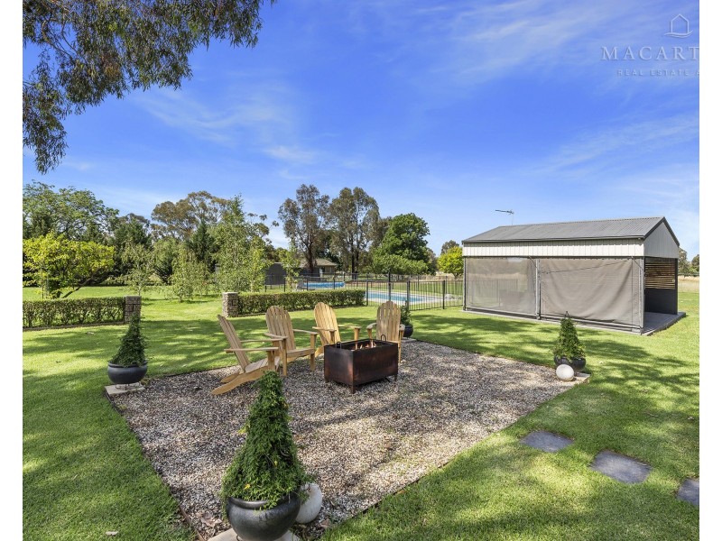 1A Silverwood Road, Lake Albert NSW 2650