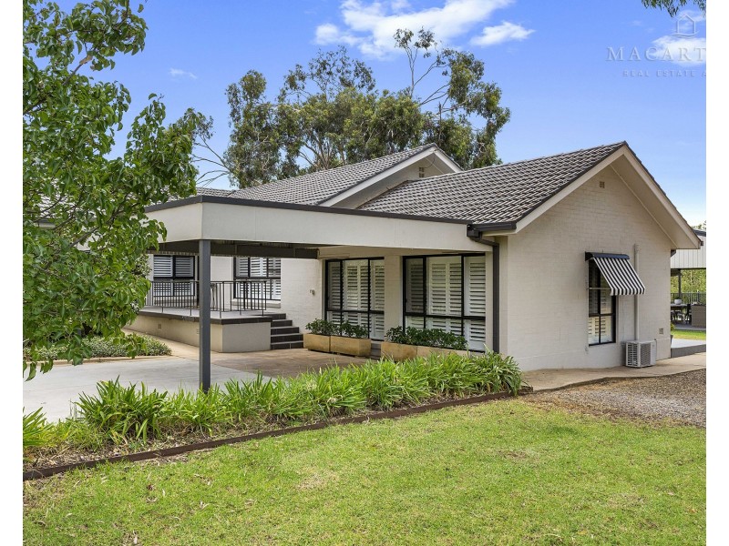 1A Silverwood Road, Lake Albert NSW 2650