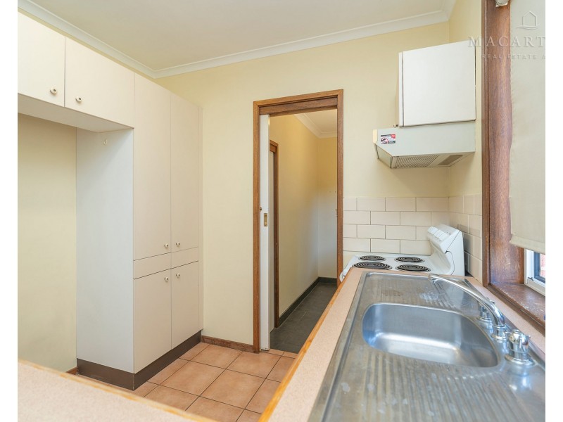 2/14 Canola Place, Estella NSW 2650