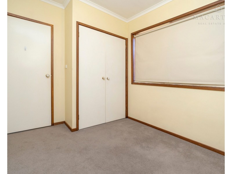 2/14 Canola Place, Estella NSW 2650