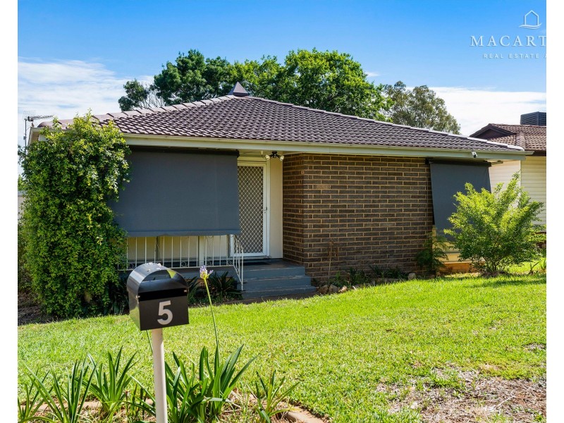 5 Connorton Avenue, Ashmont NSW 2650