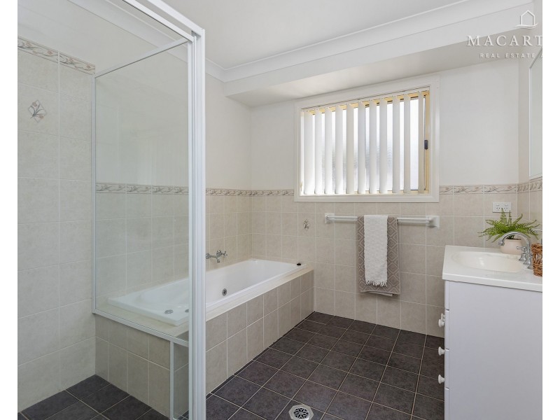 1 Nethereby Place, Bourkelands NSW 2650