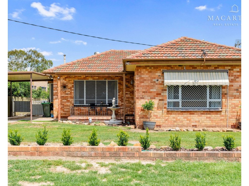 4 Karen Street, Tolland NSW 2650