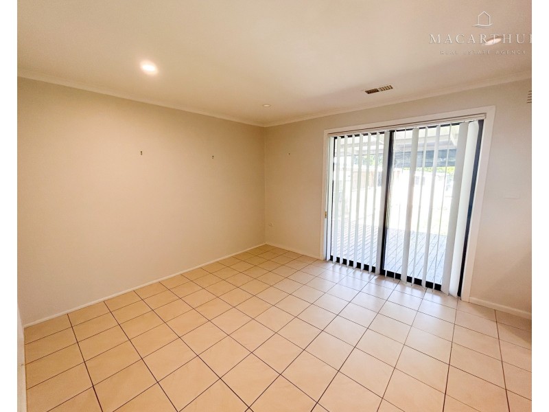 61 Vincent Road, Lake Albert NSW 2650