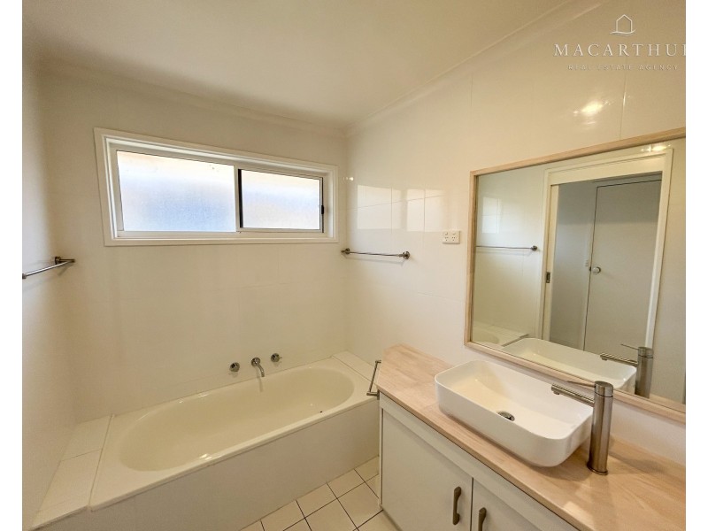 61 Vincent Road, Lake Albert NSW 2650