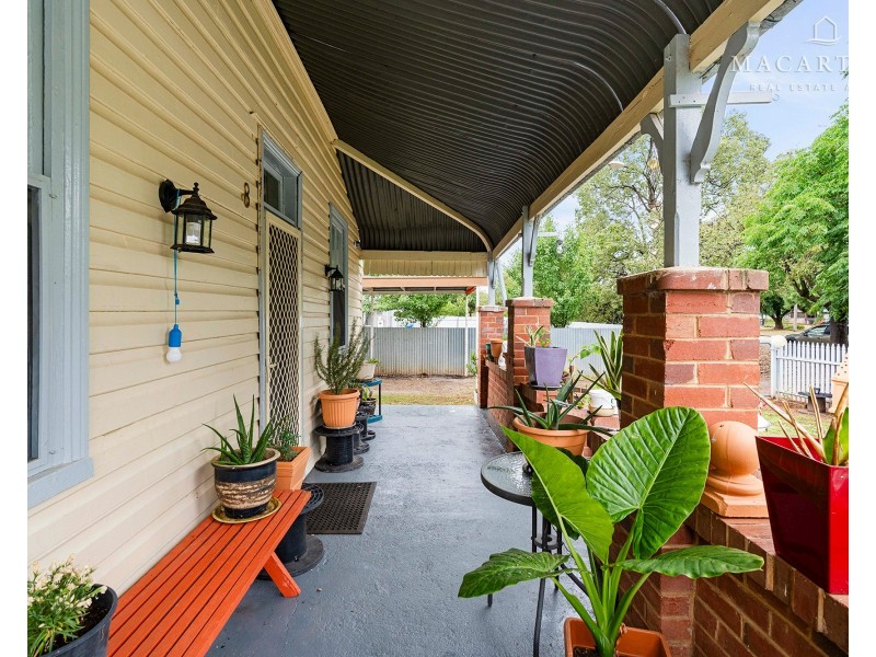 8 Hannah Street, Ganmain NSW 2702