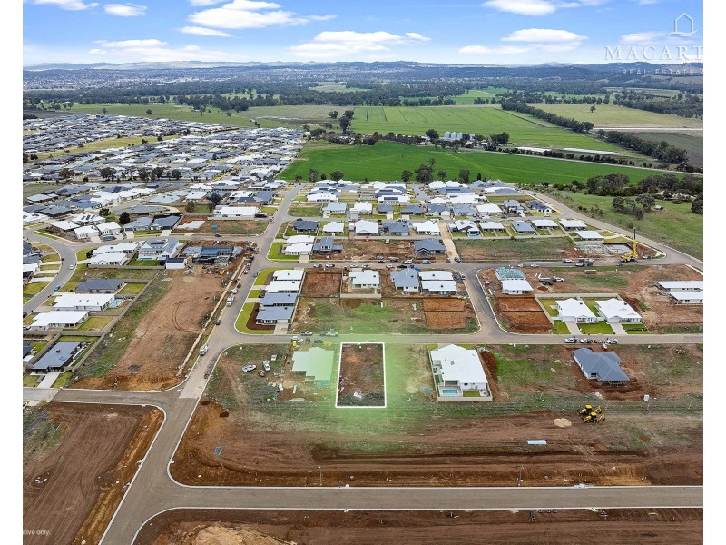 19 Tooleybuc Street, Gobbagombalin NSW 2650