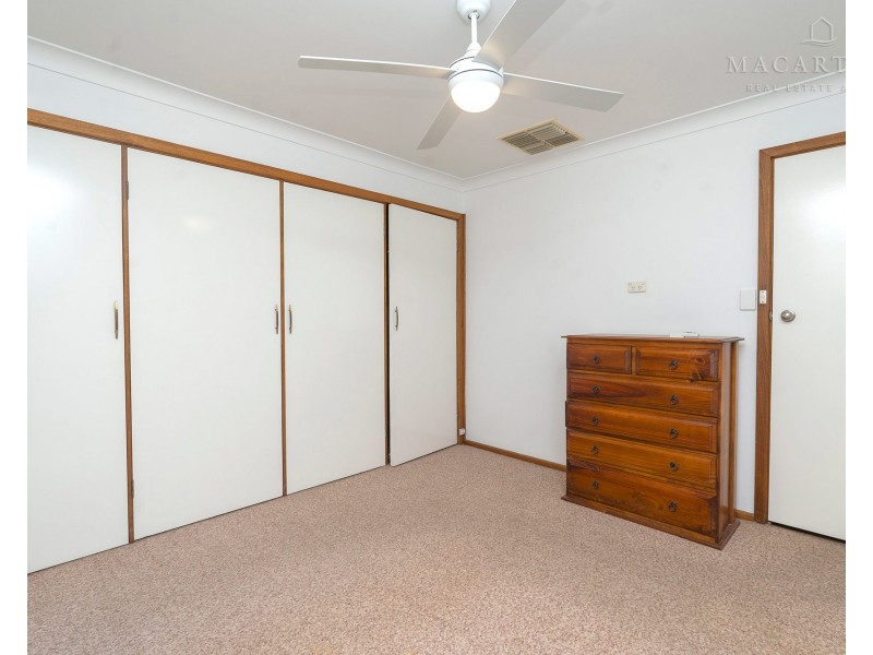 9 Main Street, Lake Albert NSW 2650