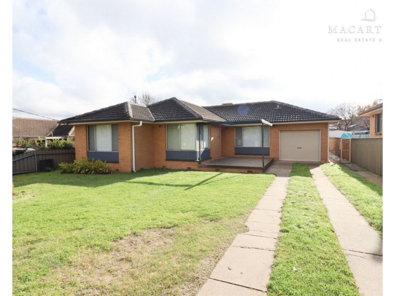 17 Leavenworth Drive, Mount Austin NSW 2650