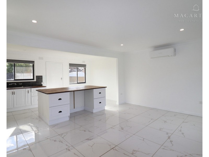 17 Leavenworth Drive, Mount Austin NSW 2650