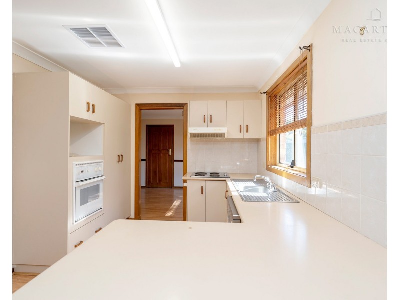 3 Canola Place, Estella NSW 2650