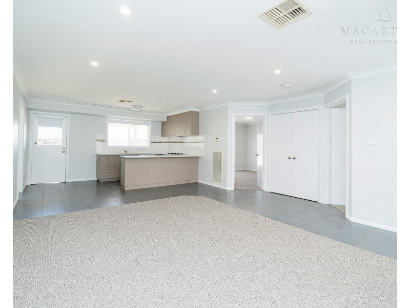 1/2-4 Macquarie Street, Mount Austin NSW 2650