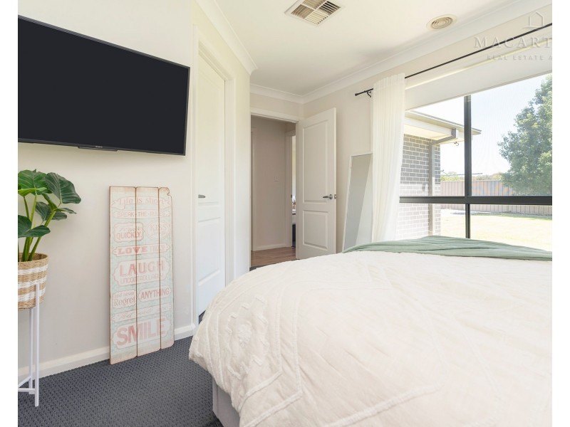 23 Gibson Street, Boorooma NSW 2650