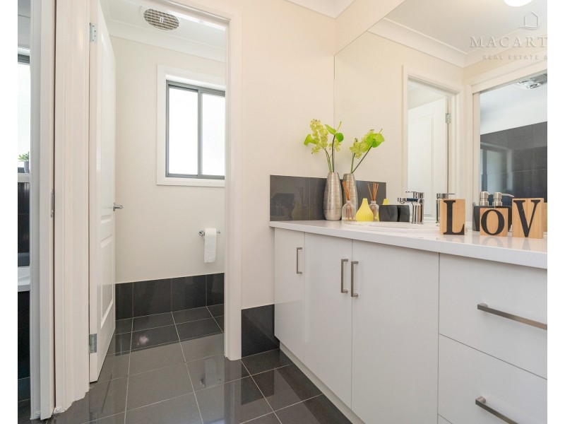 23 Gibson Street, Boorooma NSW 2650