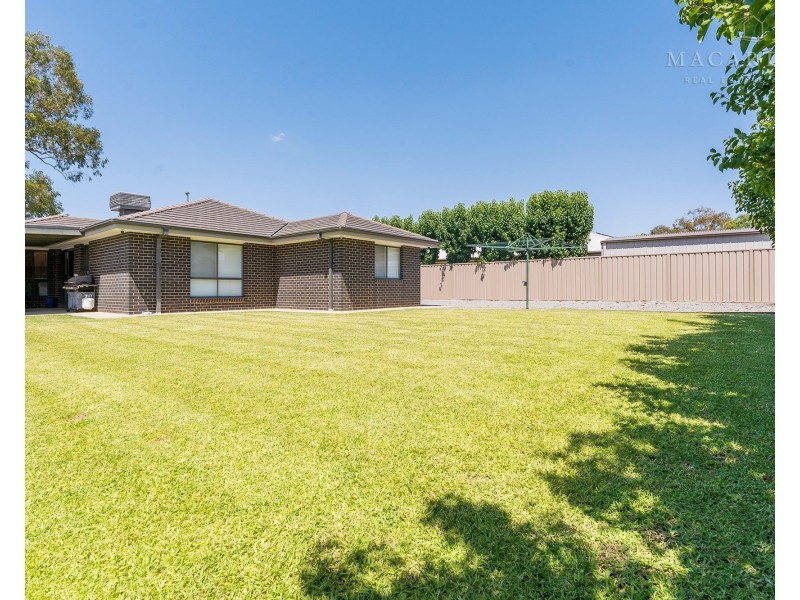 23 Gibson Street, Boorooma NSW 2650