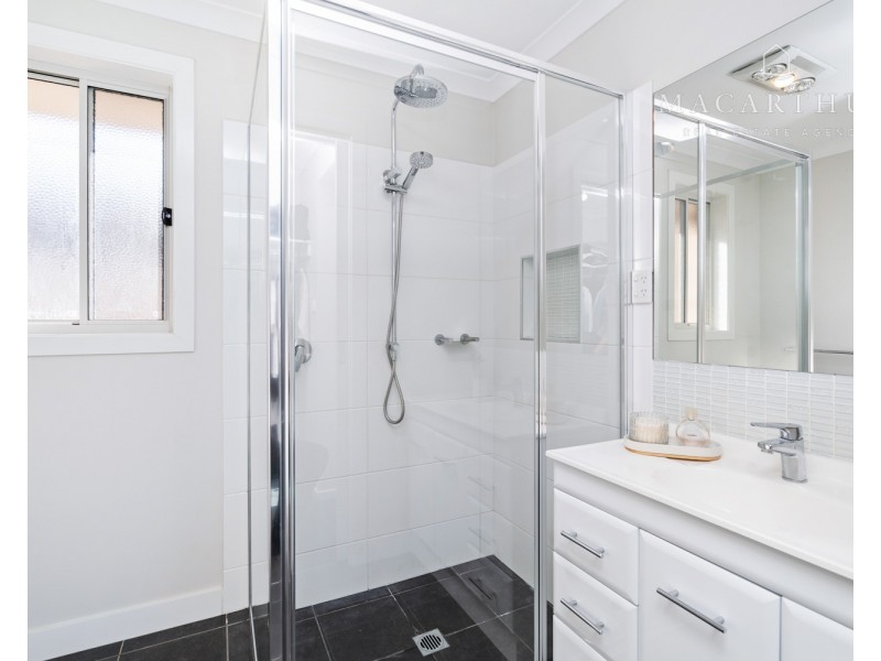 4 Paradise Drive, Gobbagombalin NSW 2650