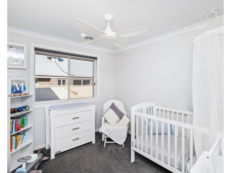 4 Paradise Drive, Gobbagombalin NSW 2650