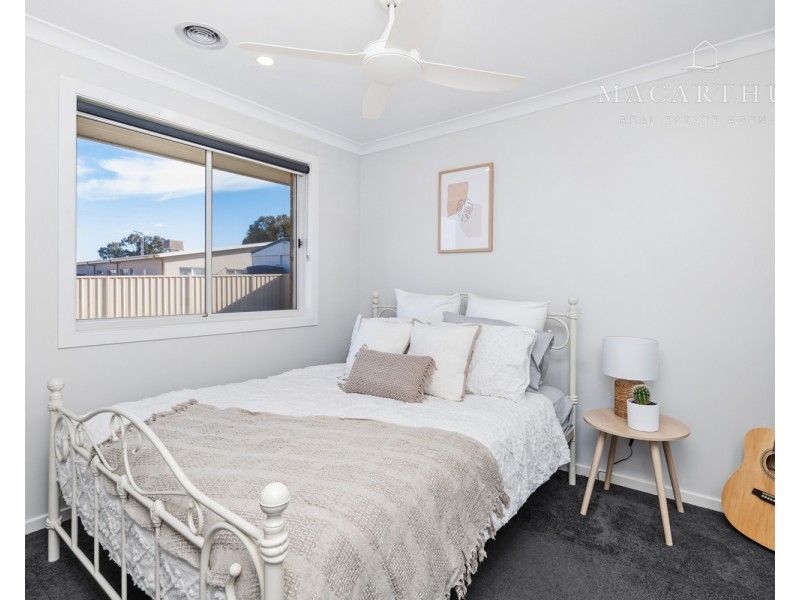 4 Paradise Drive, Gobbagombalin NSW 2650