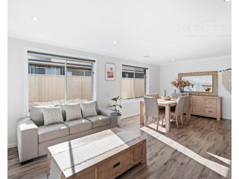 4 Paradise Drive, Gobbagombalin NSW 2650