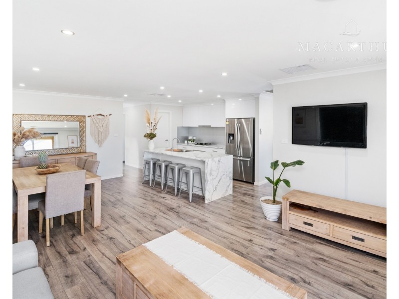 4 Paradise Drive, Gobbagombalin NSW 2650