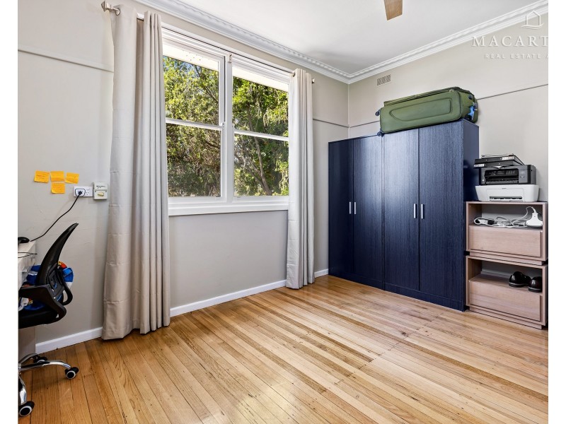 4 Margaret Avenue, Mount Austin NSW 2650