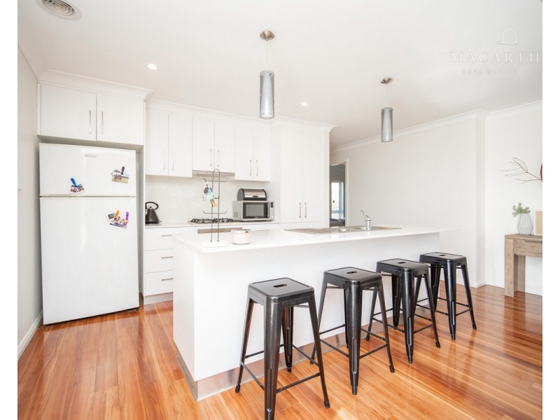 1/10 Watson Boulevard, Lloyd NSW 2650