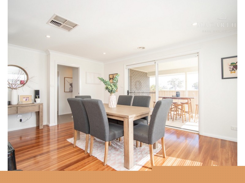 1/10 Watson Boulevard, Lloyd NSW 2650