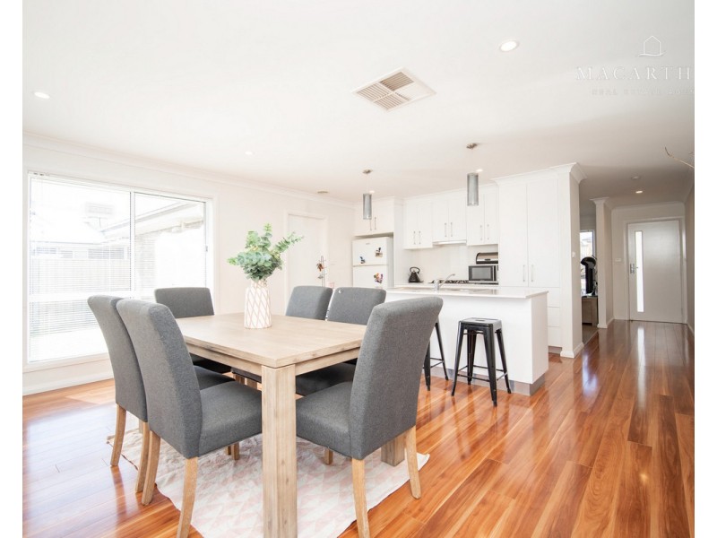 1/10 Watson Boulevard, Lloyd NSW 2650