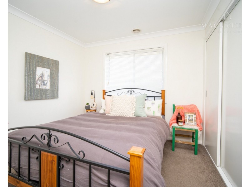 1/10 Watson Boulevard, Lloyd NSW 2650
