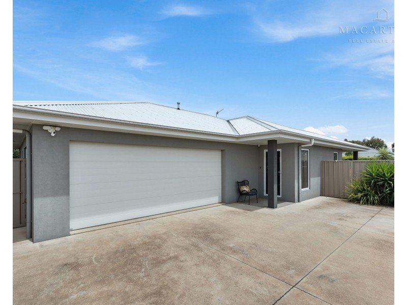 3/5 Carinya Street, Glenfield Park NSW 2650