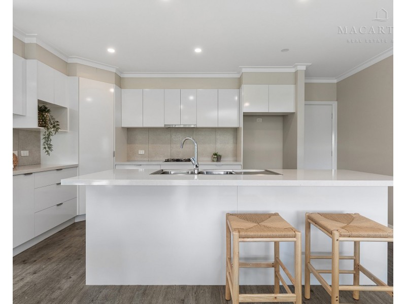 3/5 Carinya Street, Glenfield Park NSW 2650