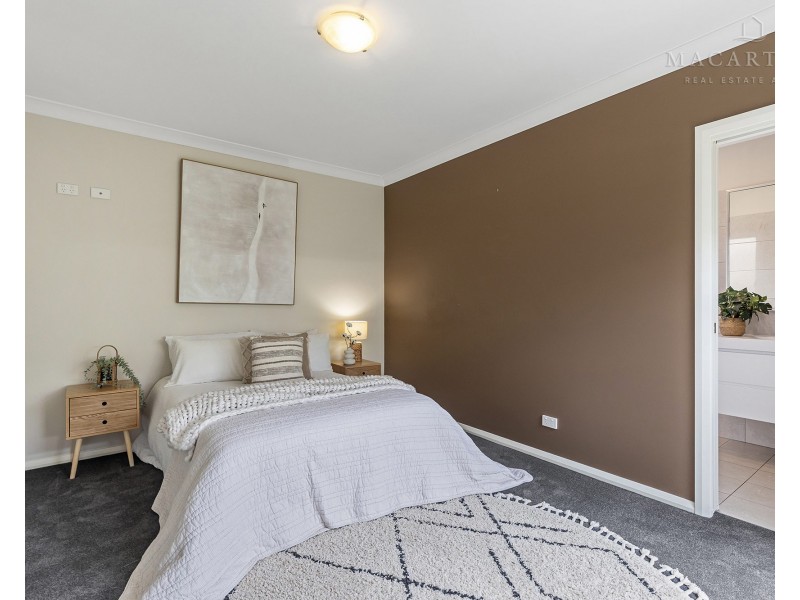 3/5 Carinya Street, Glenfield Park NSW 2650