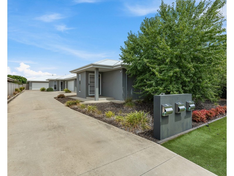 3/5 Carinya Street, Glenfield Park NSW 2650