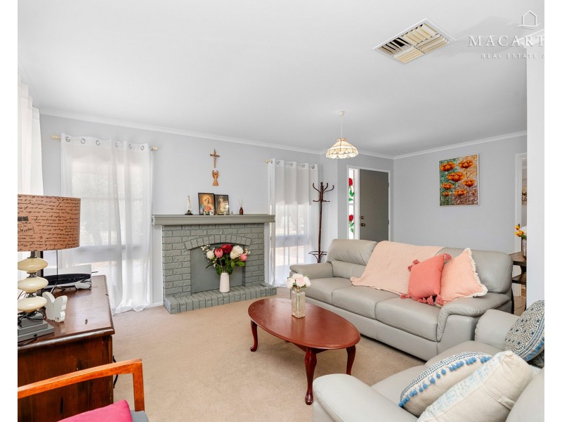 1 Naretha Street, Glenfield Park NSW 2650