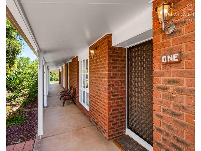 1 Naretha Street, Glenfield Park NSW 2650