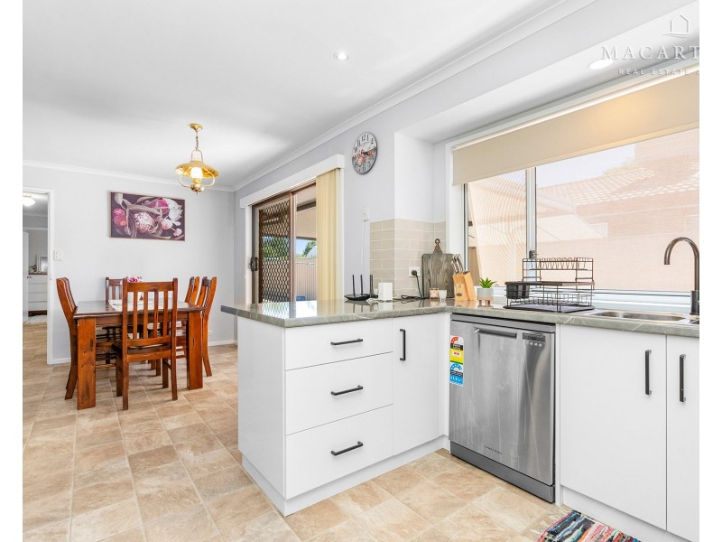 1 Naretha Street, Glenfield Park NSW 2650