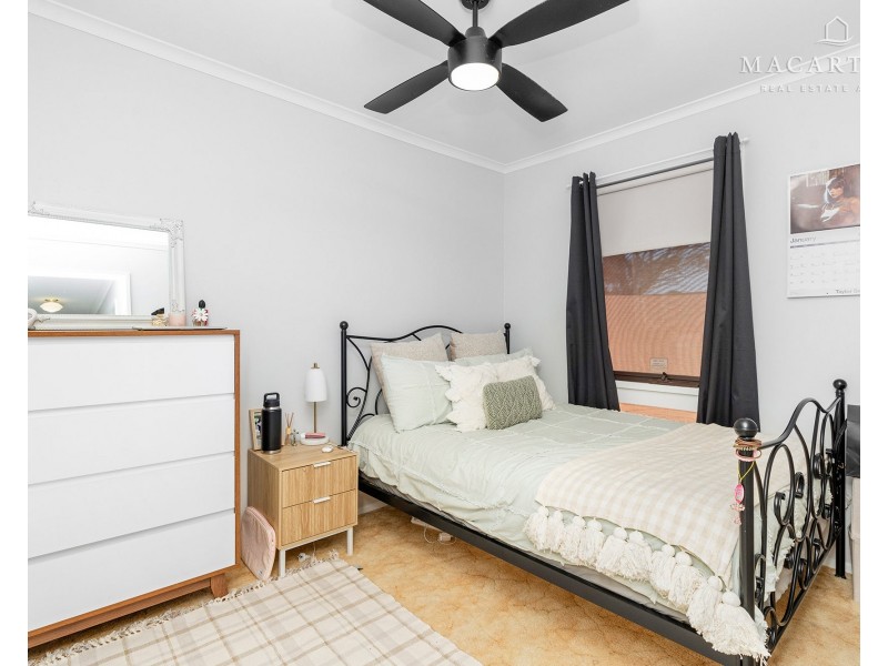 1 Naretha Street, Glenfield Park NSW 2650