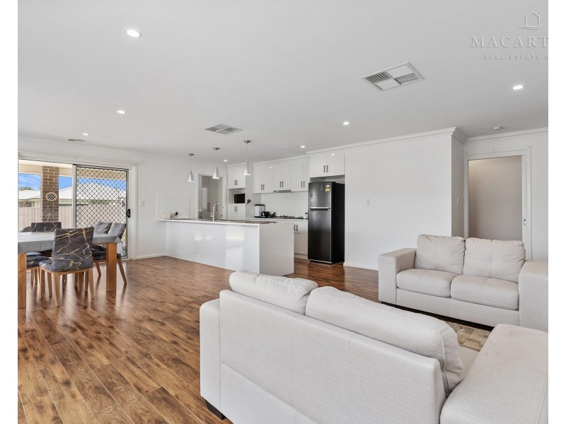 24 Darcy Drive, Boorooma NSW 2650