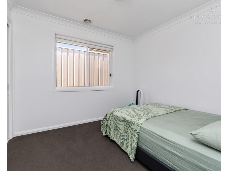 24 Darcy Drive, Boorooma NSW 2650